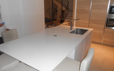 Plan de travail en QUARTZ BLANC PUR